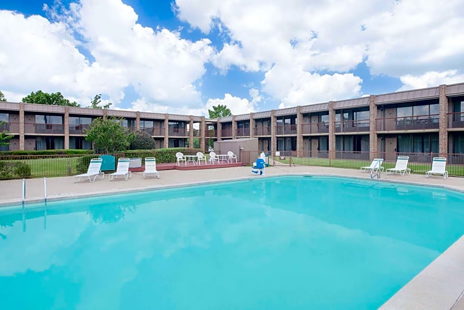 Baymont by Wyndham Paris