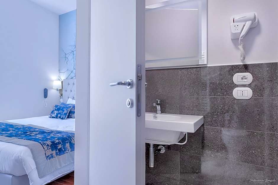 Hotel Cosmos