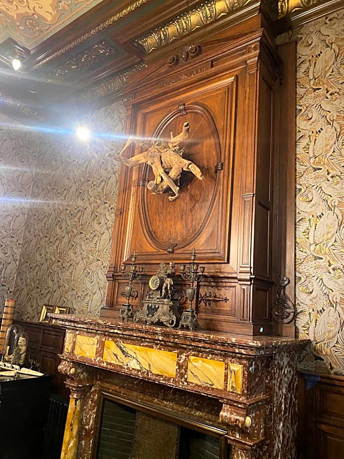 The Museum - Au Lit, Jérôme!