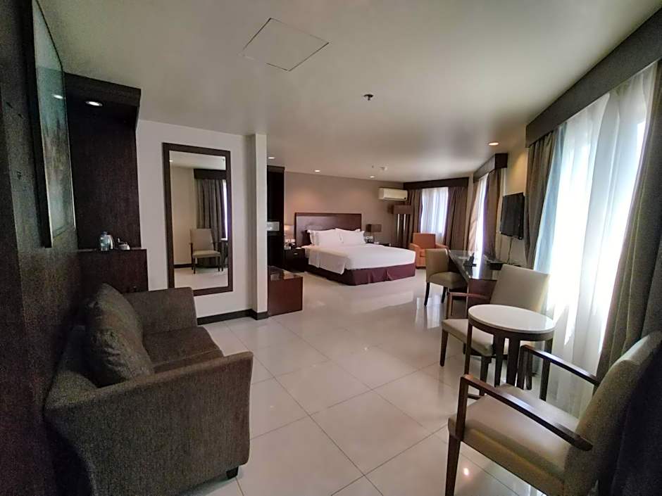 Photo 1 of 1 of Executive Suite