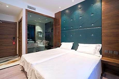 Twin Room with Private Bathroom