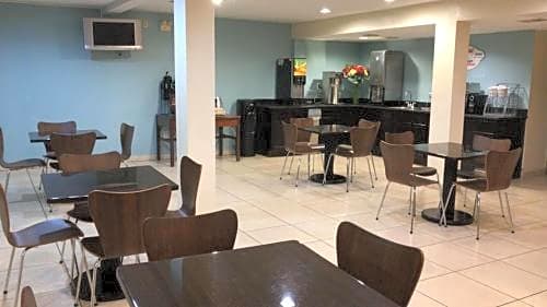 Super 8 by Wyndham Clearwater/US Hwy 19 N