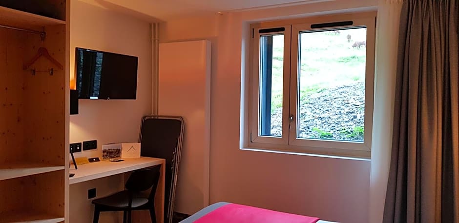 AUBERGE DES GLIERES Plateau des Glières