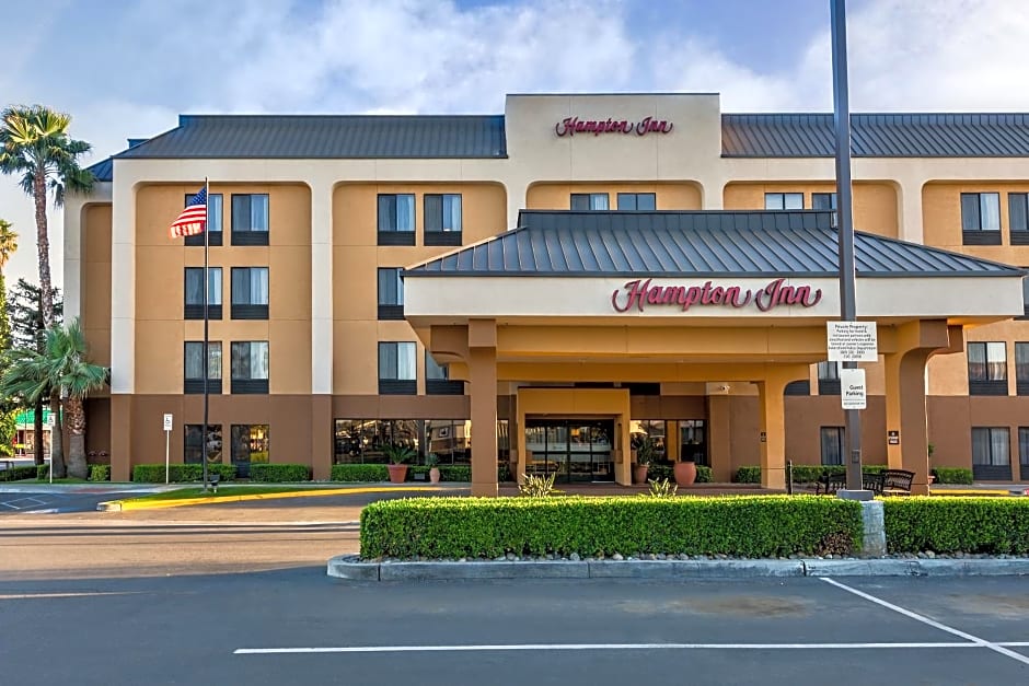 Hampton Inn Bakersfield - Central