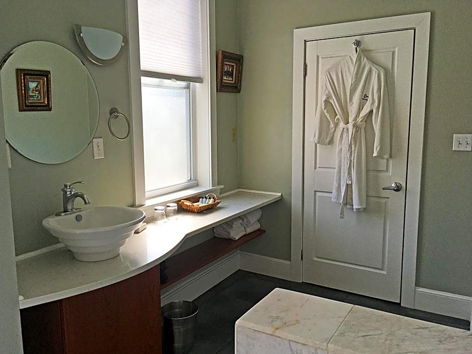 Morris House Hotel - Bed And Breakfast