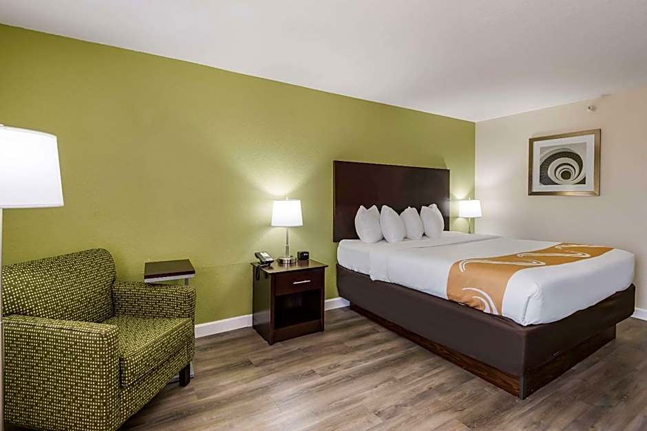 Quality Inn & Suites Quincy - Downtown