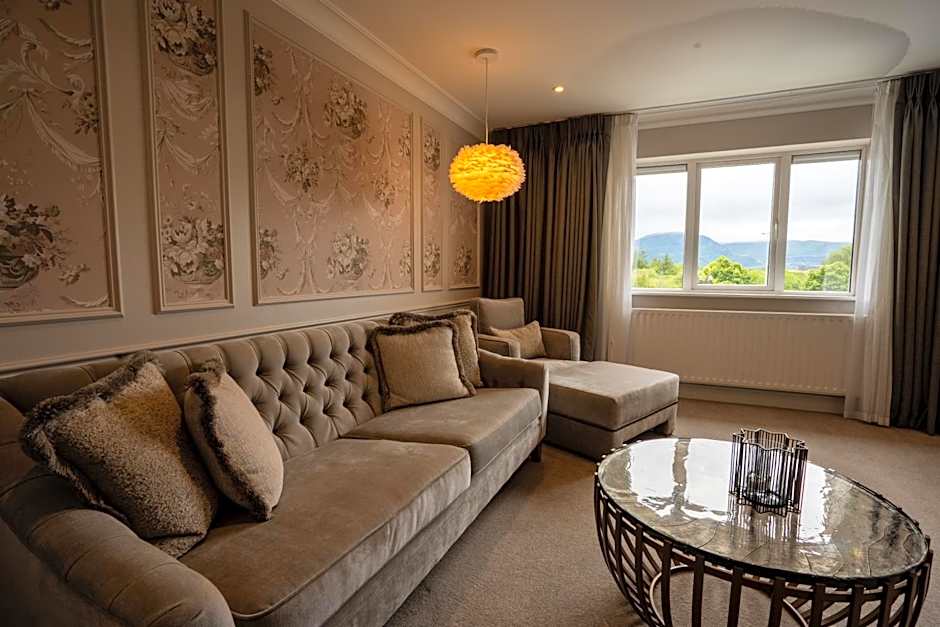 Killarney Oaks Hotel