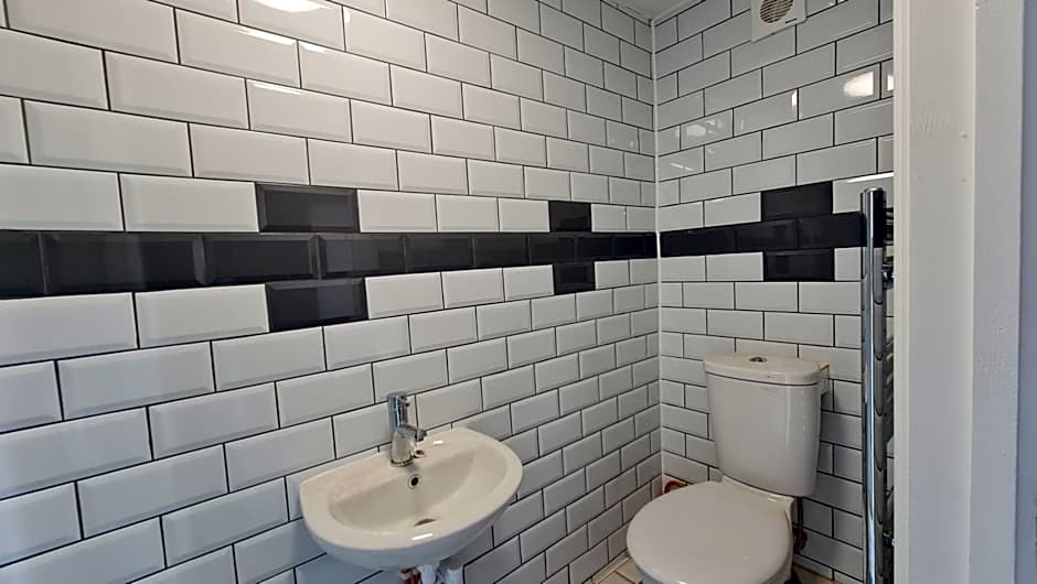 Grace Apartments - Living Rock