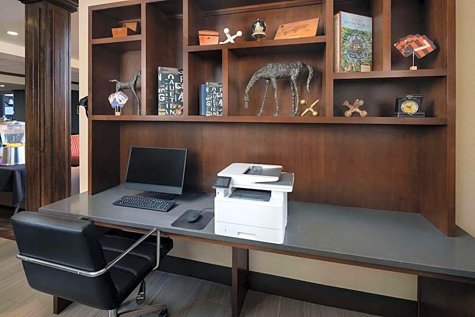 DoubleTree by Hilton Manhattan, KS