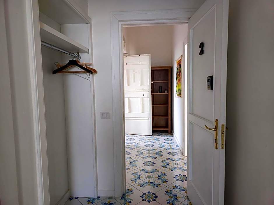 Casa Ninà- Camere con Vista Mare e Terrazza a Raito, Costiera Amalfitana