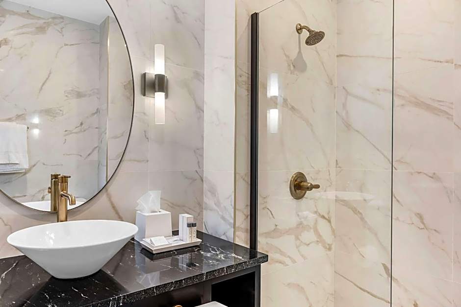 Comfort Hotel Bayer's Lake