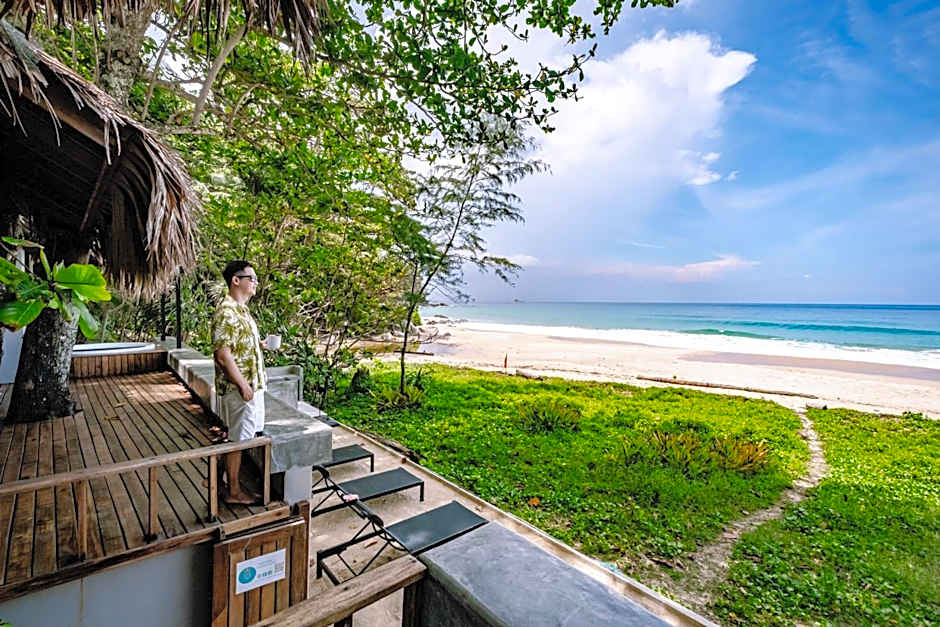 Sealord Naithon Beachfront Villa