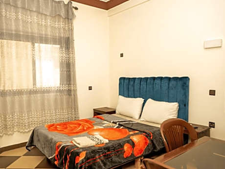 ZELLAKA hôtel & café