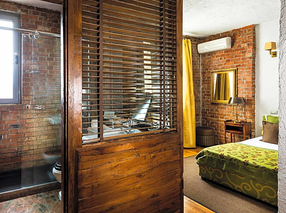 Chateau Copsa Complex