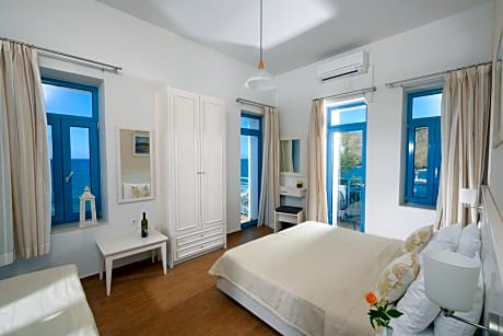 Captain's Grand Suite Three-Bedroom with Sea View