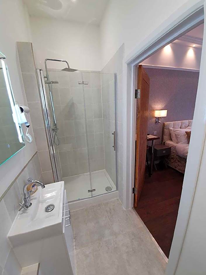 Old Thatch Bambers Green