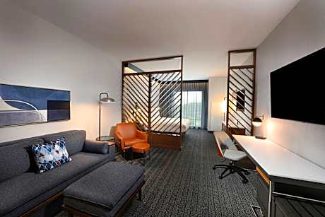 Guest Room with 1 King, Sofa bed