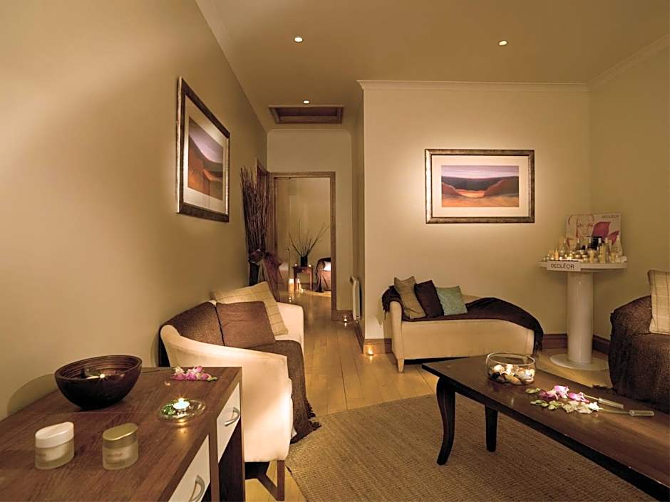 Macdonald Houstoun House