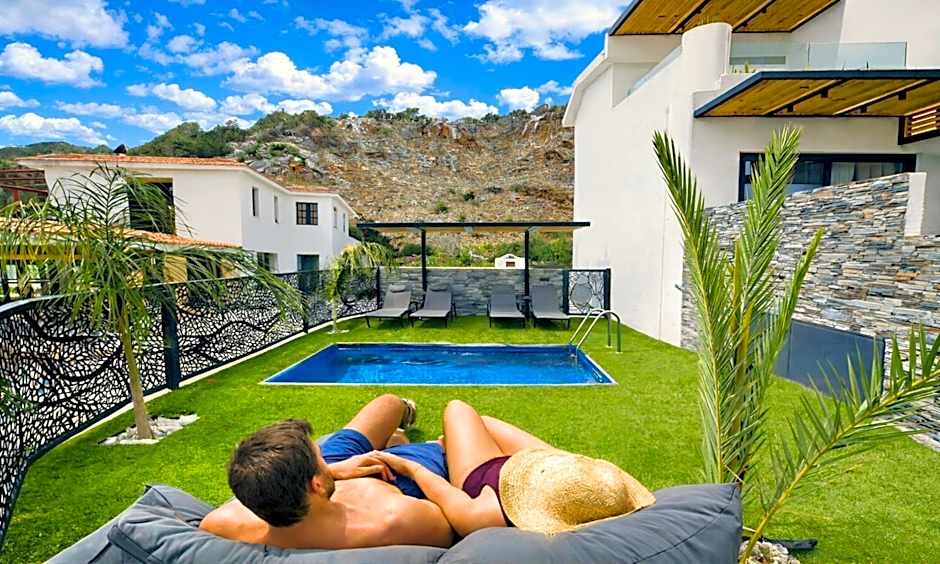 Aelia Suites