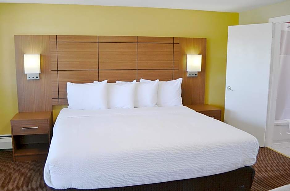 Motel 6 Campbellford, ON