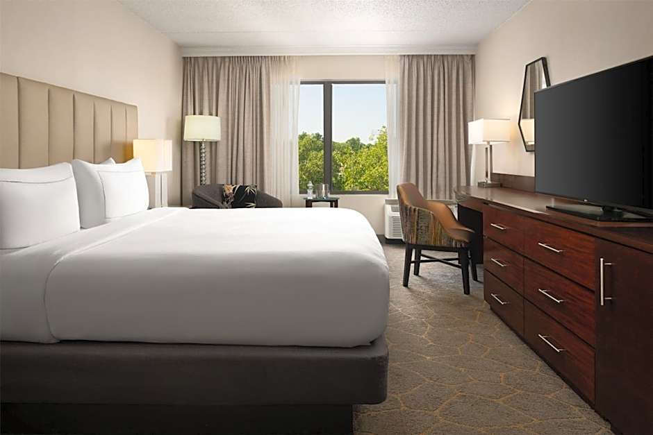 DoubleTree by Hilton Fairfield Hotel & Suites, NJ