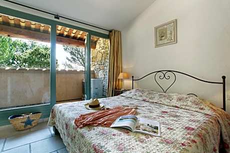 One-Bedroom Apartment (4 Adults)