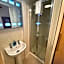 Delovely Hotel