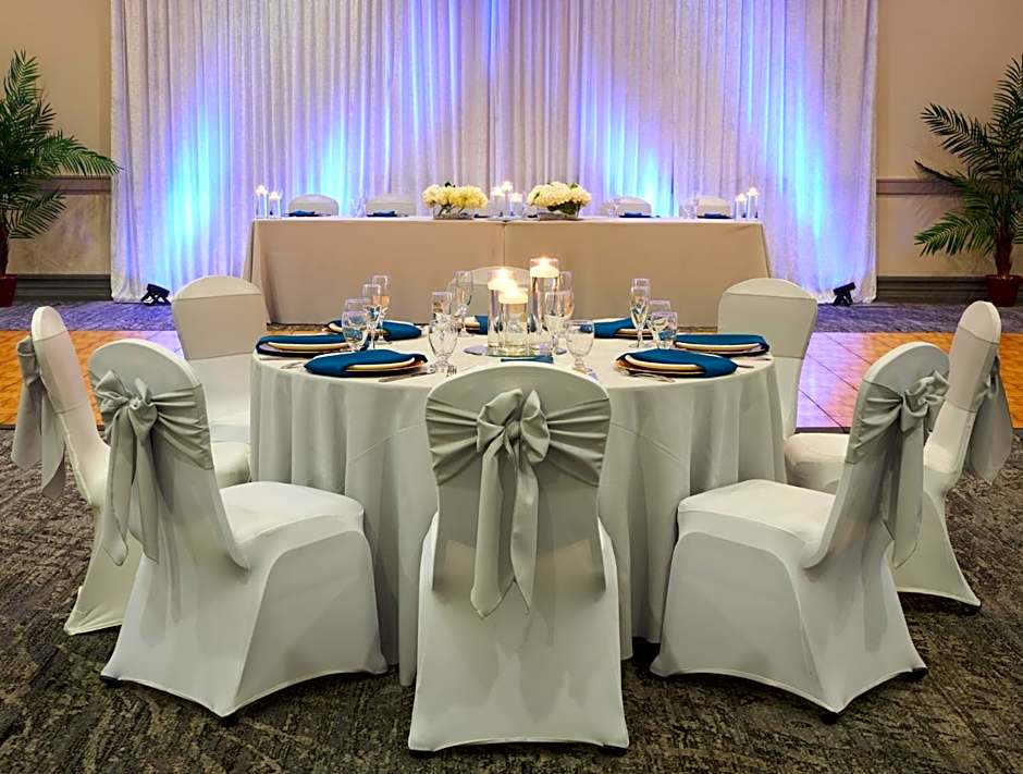 Crowne Plaza Melbourne-Oceanfront By IHG