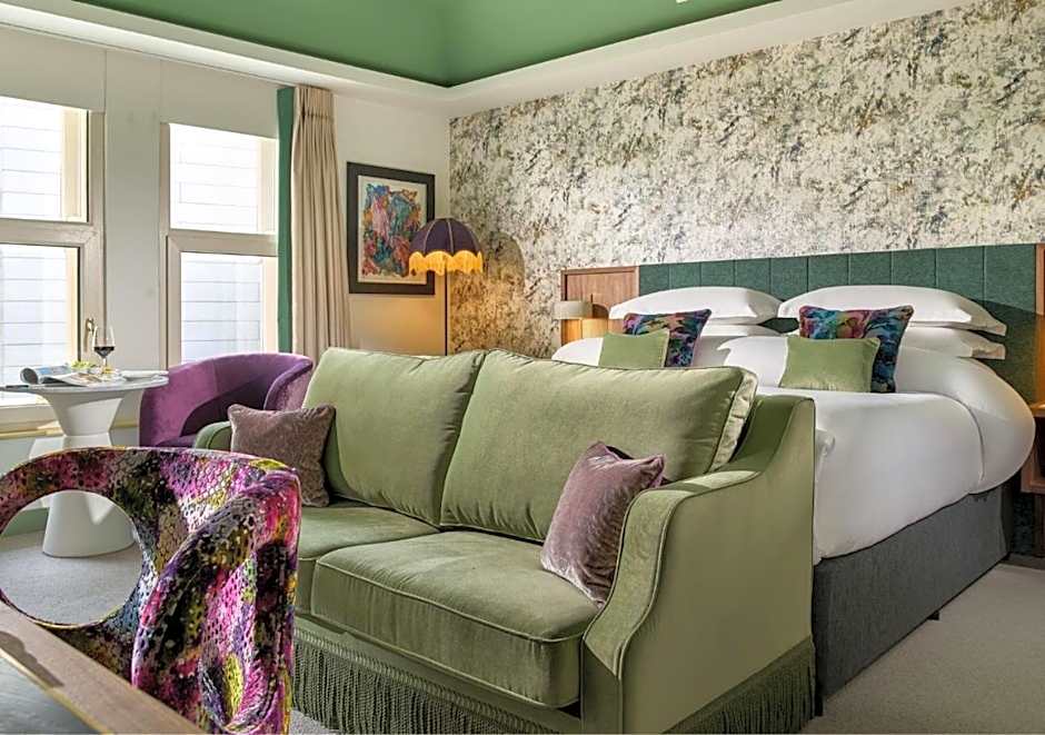 Photo 1 of 4 of Premium 1 King Bed