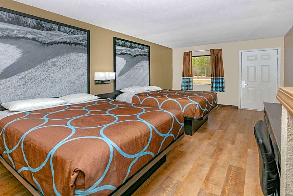 Super 8 by Wyndham Moss Point