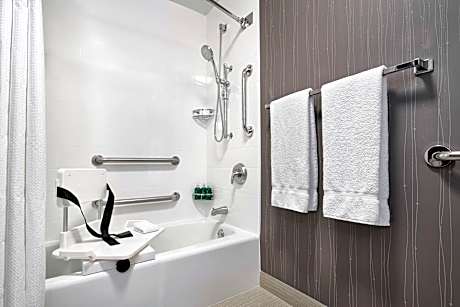 Room, 2 Queen Beds (Mobility Accessible, Tub) (2 Queen Beds)