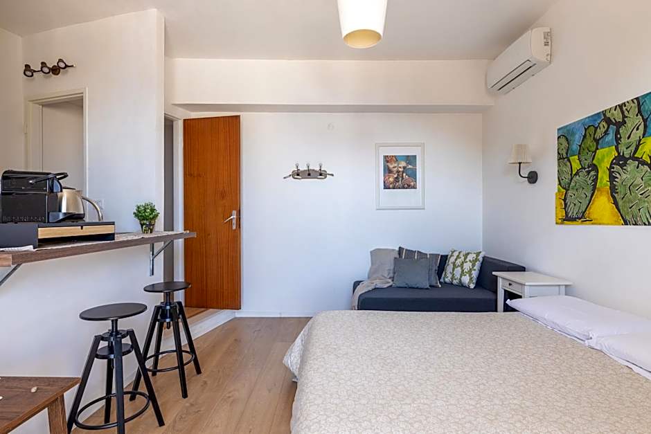 Tauromenion Guest House