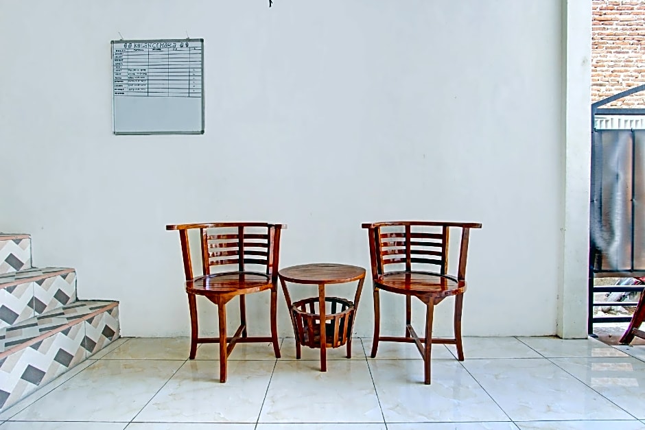 Hotel O Guest House Cemara 1 Syariah