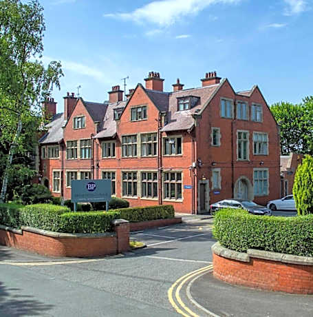 Broadfield Park Hotel
