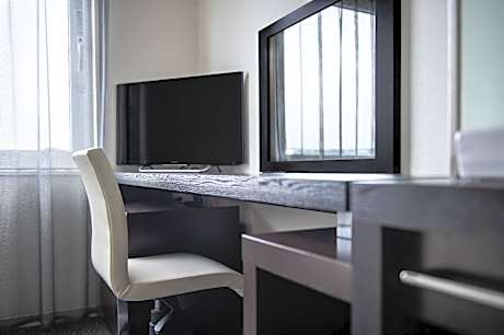 Twin Room - Non-Smoking