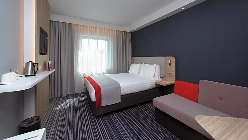 Holiday Inn Express Geneva Airport by IHG