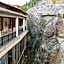 Mountain Rose Hotel & Restaurant