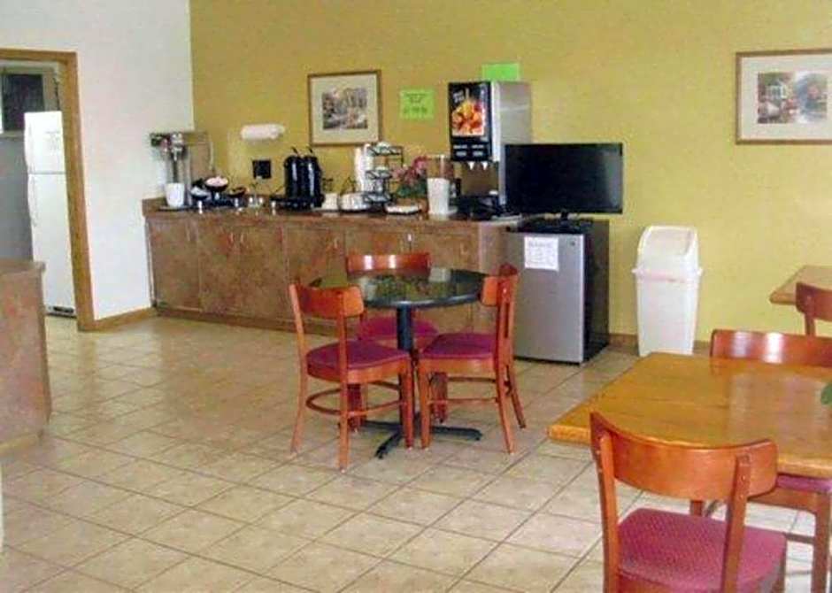Rodeway Inn Salina North
