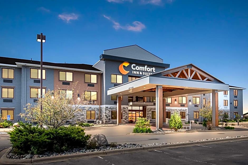 Comfort Inn & Suites Mountain Iron and Virginia