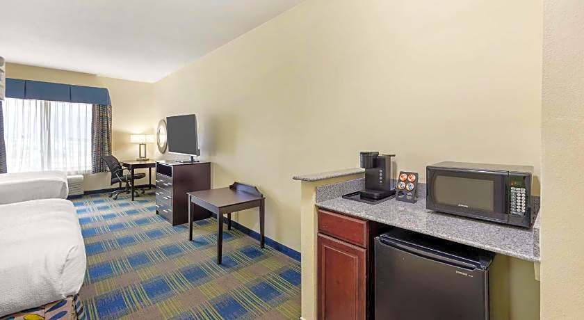 Best Western Plus Pratt