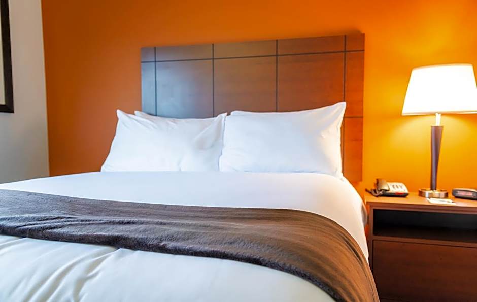 My Place Hotel-Aberdeen, SD