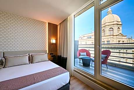 Premium Terrace The Vanguard Room