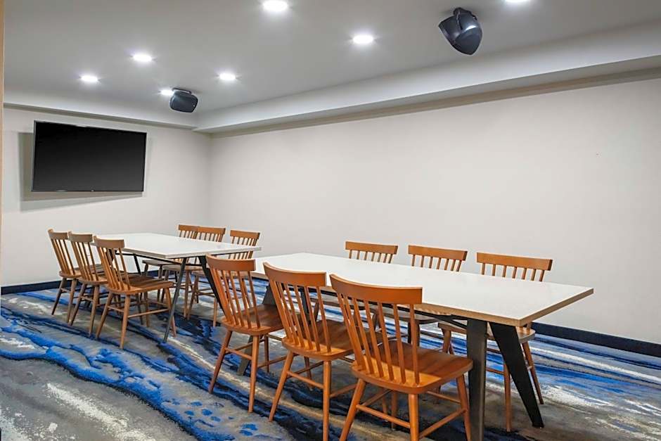 Fairfield Inn and Suites by Marriott Springfield Enfield