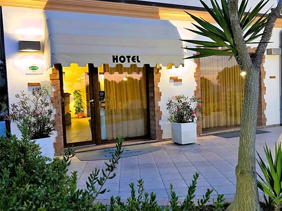 La Perla Hotel