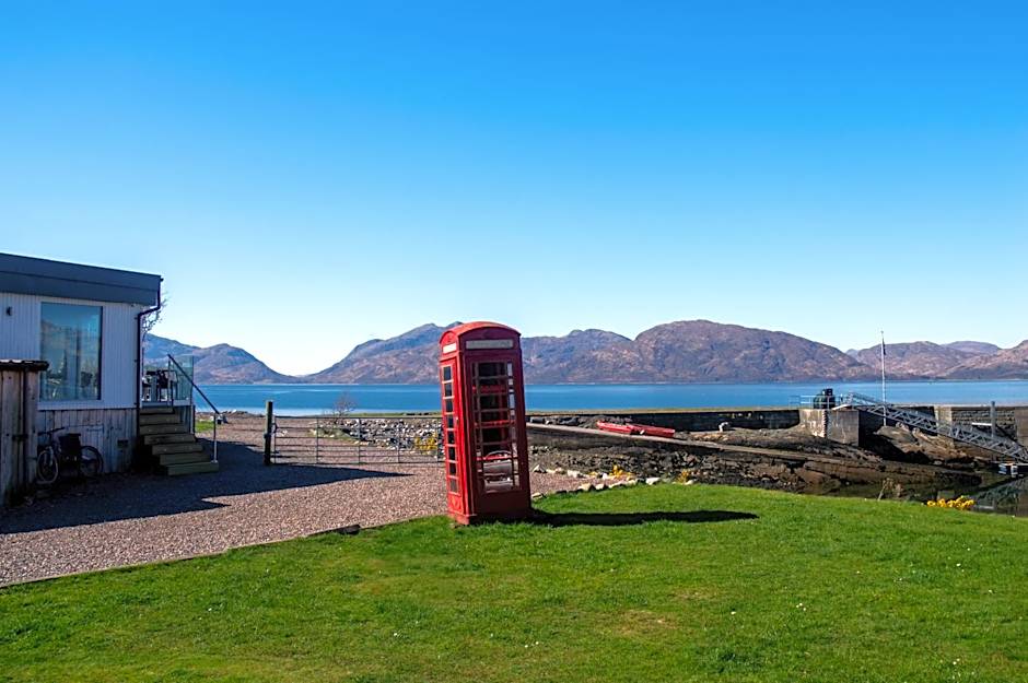 Hollytree Hotel and Swimming pool
