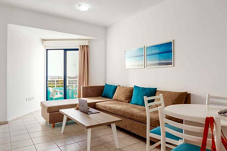 Lantiana Gardens ApartHotel