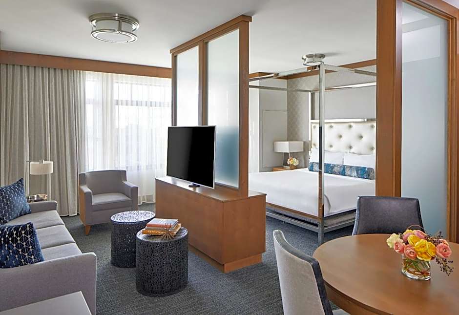 The Hotel Landing