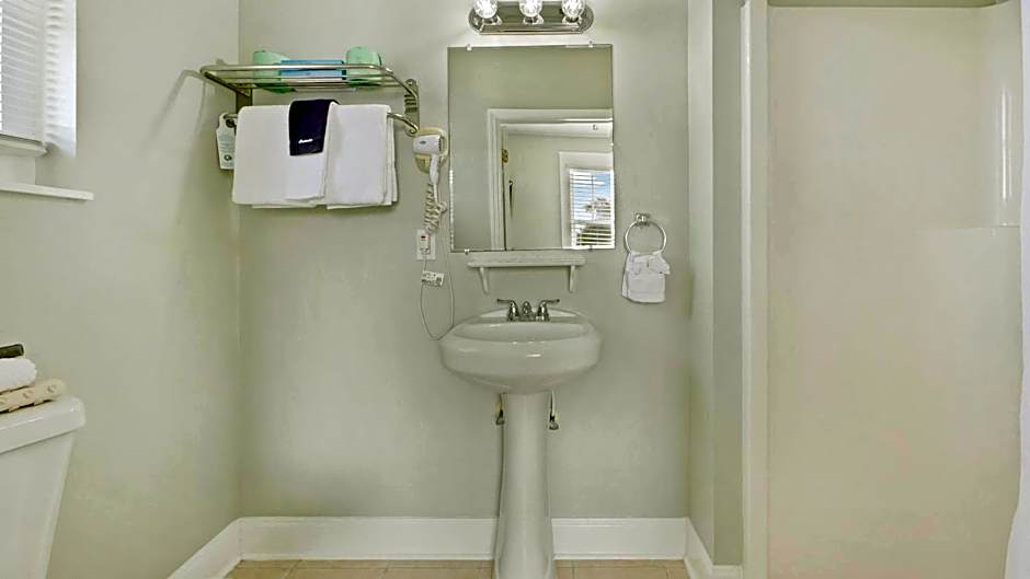 Crystal Bay Historic Hotel