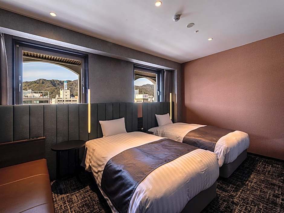 Photo 1 of 12 of Executive 2 Beds