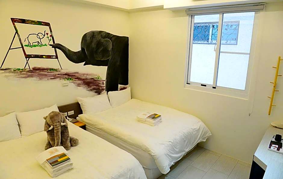 Tiin Tinn - Rivershore B&B